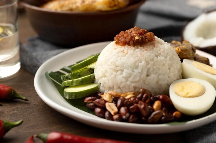 Penggunaan rice cooker sebagai peralatan dapur. (Dok. Freepik.com)