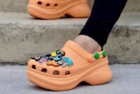 Sandal Crocs. (facebook.com @Crocs )